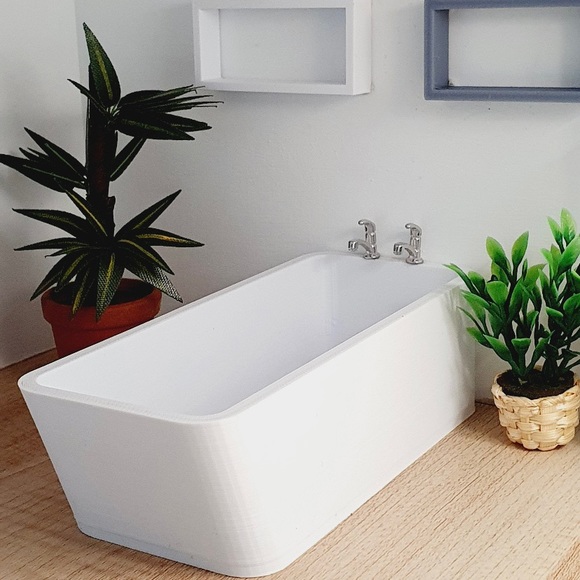 1:12 scale handmade bathroom purchased from Etsy - Picture 2 of 4